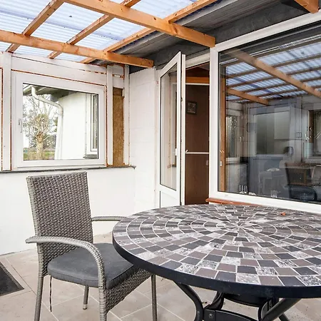 3 Person In Sydals-by Traum *