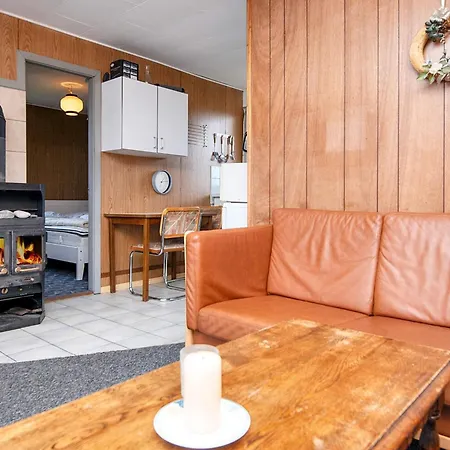 3 Person In Sydals-by Traum