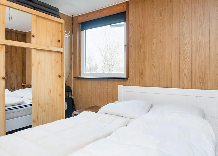 3 Person In Sydals-by Traum * Nedre Lysabild