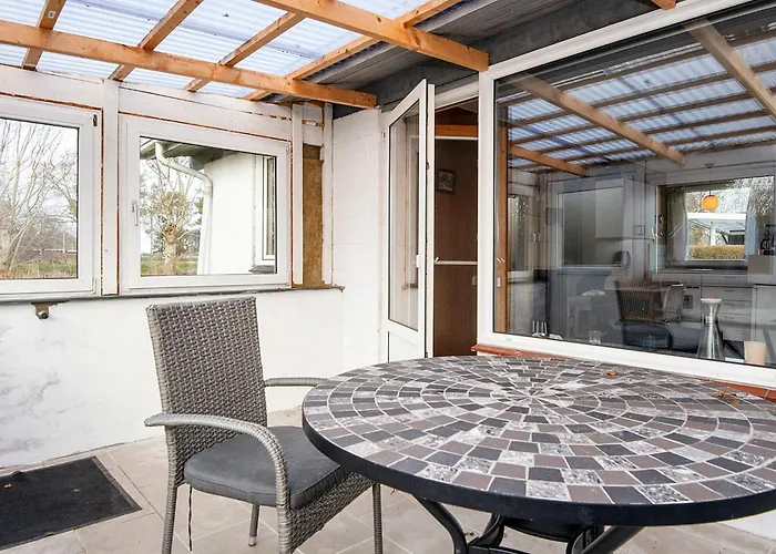 3 Person In Sydals-by Traum *